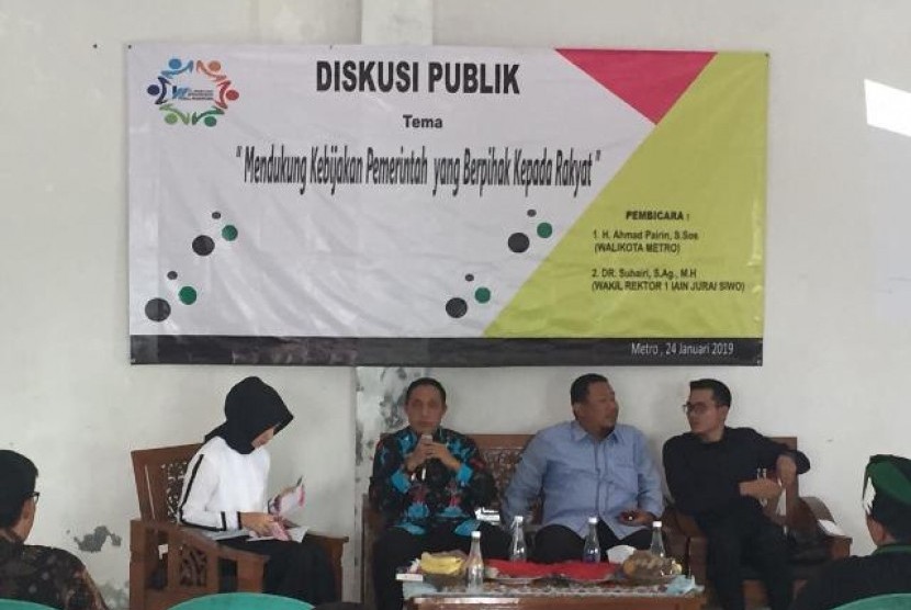 Diskusi publik bertema 'Mendukung Kebijakan Pemerintah yang Berpihak Kepada Rakyat', yang diselenggarakan GMNP Lampung.