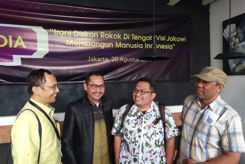 Diskusi tentang rokok