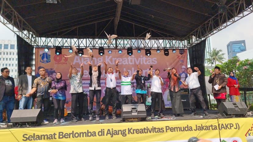 Dispora Provinsi DKI Jakarta menggelar Ajang Kreativitas Pemuda Jakarta (AKPJ) di Plaza Festival, Jakarta Selatan, Kamis (25/7/2024). 