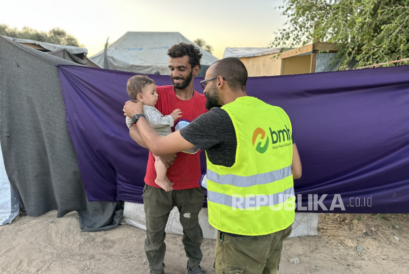 Distribusi susu formula untuk bayi di Palestina