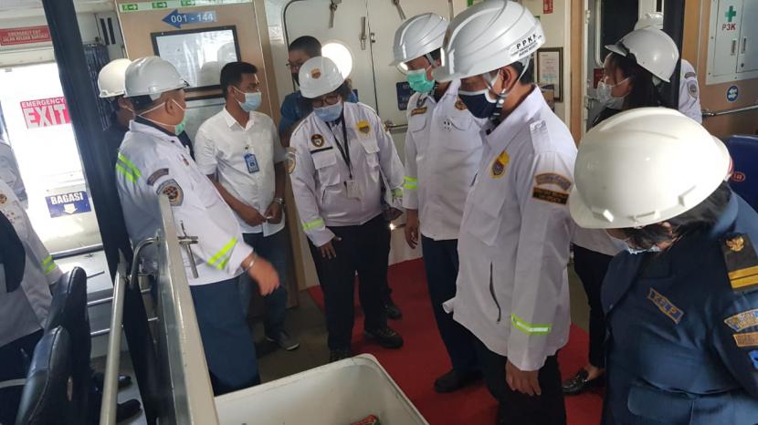 Ditjen Hubla melakukan uji petik kapala penumpang di Pelabuhan Batal, jelang Nataru.