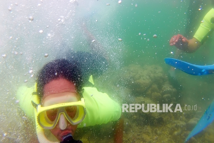   Diving Bunaken, Kota Manado, Provinsi Sulawesi Utara.