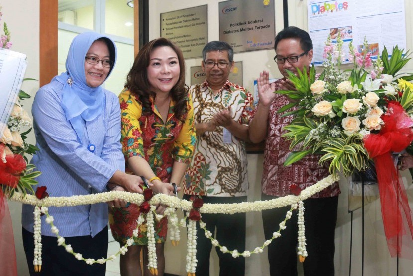 Divisi Metabolik Endokrin Fakultas Kedokteran Universitas Indonesia dan Sun Life Financial Indonesia secara resmi membuka Poliklinik Edukasi Diabetes Melitus Terpadu di Rumah Sakit Cipto Mangunkusumo (RSCM), Rabu (8/6).