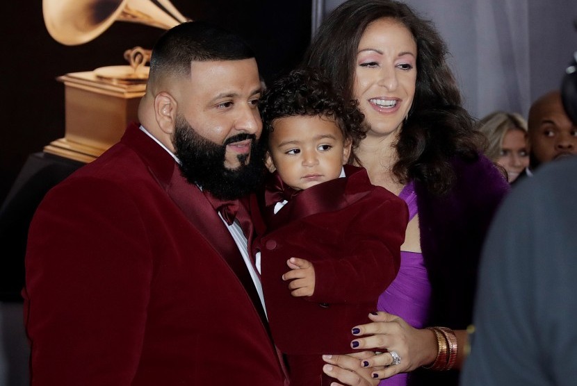 DJ Khaled bersama istri dan anaknya. DJ Khaled dikaruniai anak kedua, Alam, pada pekan lalu.