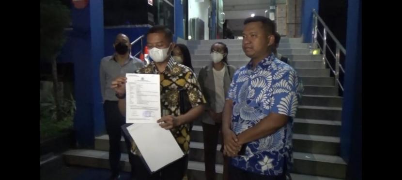 DNA Pro dilaporkan ke Polda Metro Jaya. Kejaksaan Agung menunjuk tujuh jaksa penuntut umum (JPU) untuk kasus DNA Pro.