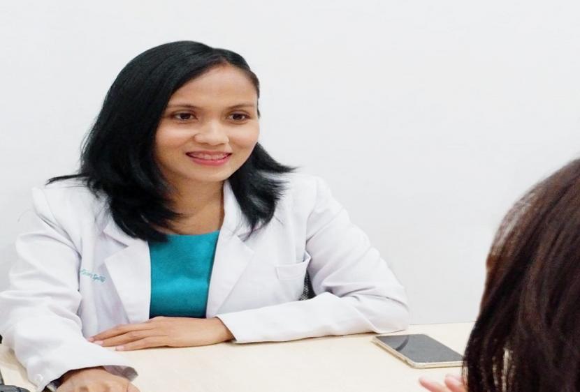Dokter Elsina K. Pietersz, Sp.OG Mengatakan, Masa subur seorang wanita adalah ketika sel telur di lepas dari indung telur (ovulasi). Dokter Elsina yang merupakan Dokter Kandungan di Bogor yang Praktek di RS AZRA Bogor dan RS SILOAM Bogor.