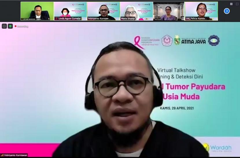 Dokter Spesialis Bedah Onkologi RS Dharmais, dr Febriyanto Kurniawan,Sp B(K) Onk dalam acara talkshow YKPI.