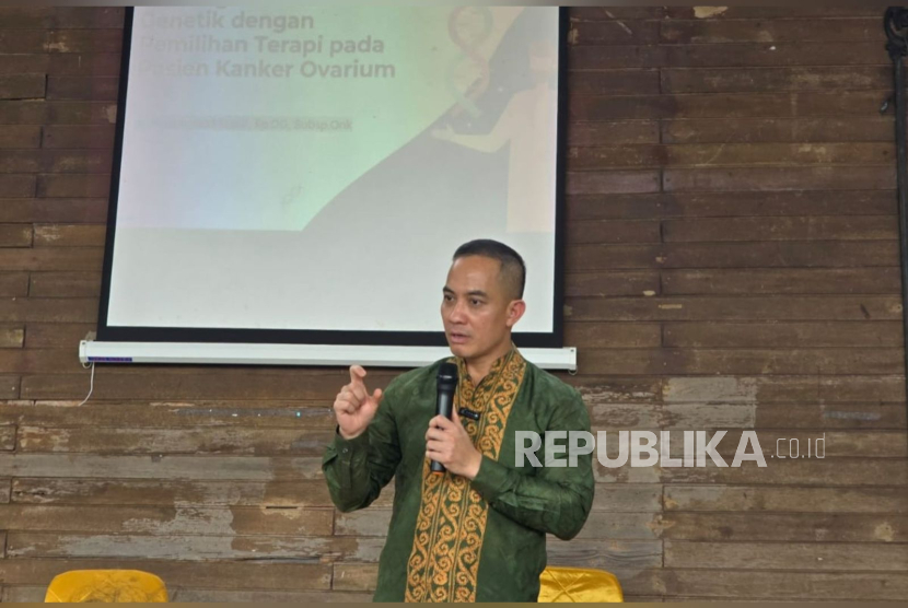 Dokter spesialis obstetri dan ginekologi konsultan onkologi, dr Muhammad Yusuf, Sp.OG (K) Onk dalam dalam acara edukasi bertajuk Mengenal Kanker Ovarium dan Terapi Inovatifnya.