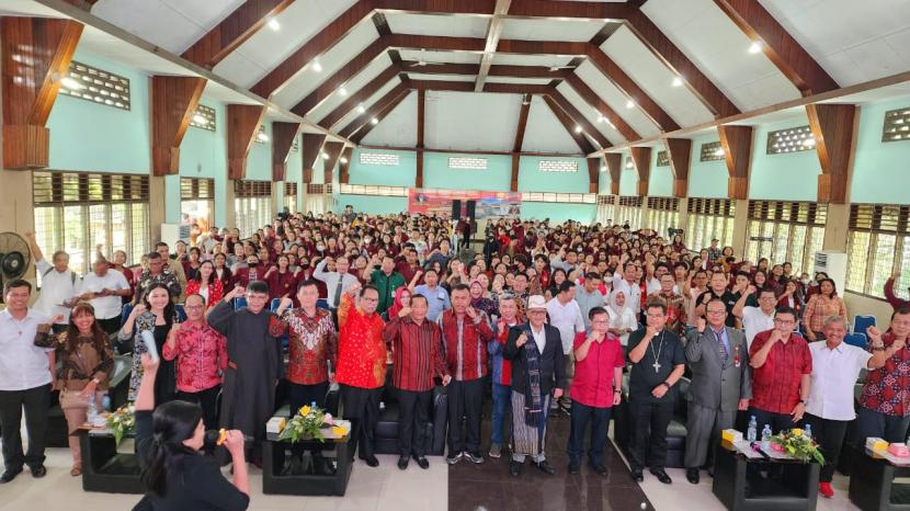 Doktor Ilmu Pertahanan Hasto Kristiyanto melakukan kuliah umum bertema Pancasila di hadapan ratusan mahasiswa