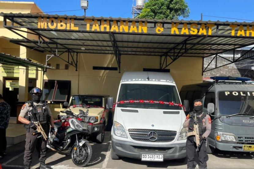 Dokumentasi tiga kendaraan yang diduga milik mantan Menteri Pertanian Syahrul Yasin Limpo (SYL), yang diduga sengaja disembunyikan di Kota Makassar, Sulawesi Selatan.