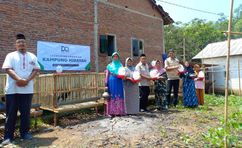 Dompet Al-Quran Indonesia bekerja sama dengan Mualaf Center Indonesia dan BAZNAS Republik Indonesia meluncurkan program Kampung Hidayah. 