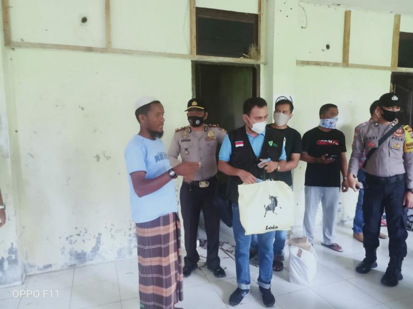 Dompet Dhuafa Aceh terjunkan tim kesehatan membantu para pengungsi Rohingya.