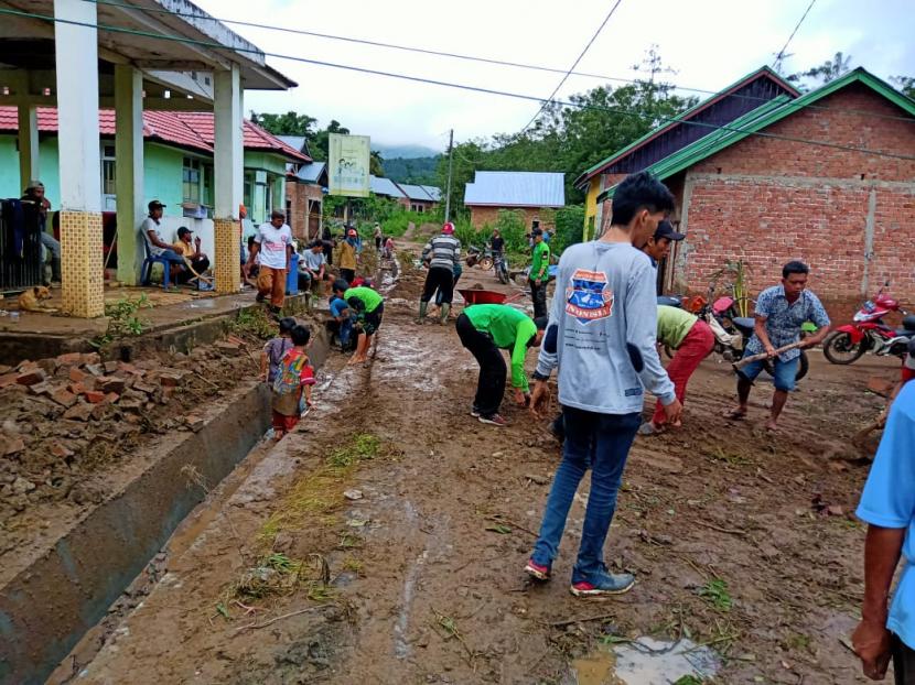Dompet Dhuafa bantu korban banjir di Bengkulu.