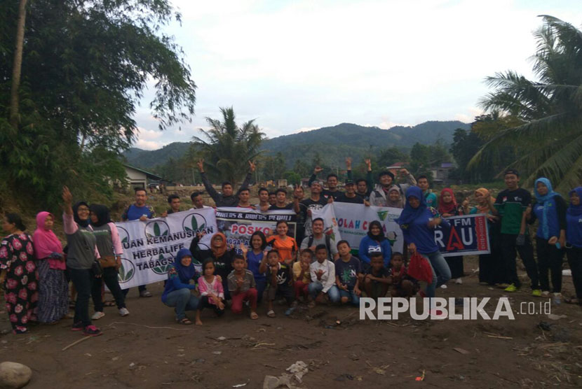 Dompet Dhuafa bekerja sama dengan komunitas Honda Vario Club (HVC) dan All Bikers Community Padang Sidempuan mendirikan sejumlah fasilitas untuk masa tanggap bencana di lokasi bencana banjir di Padang Sidempuan. 