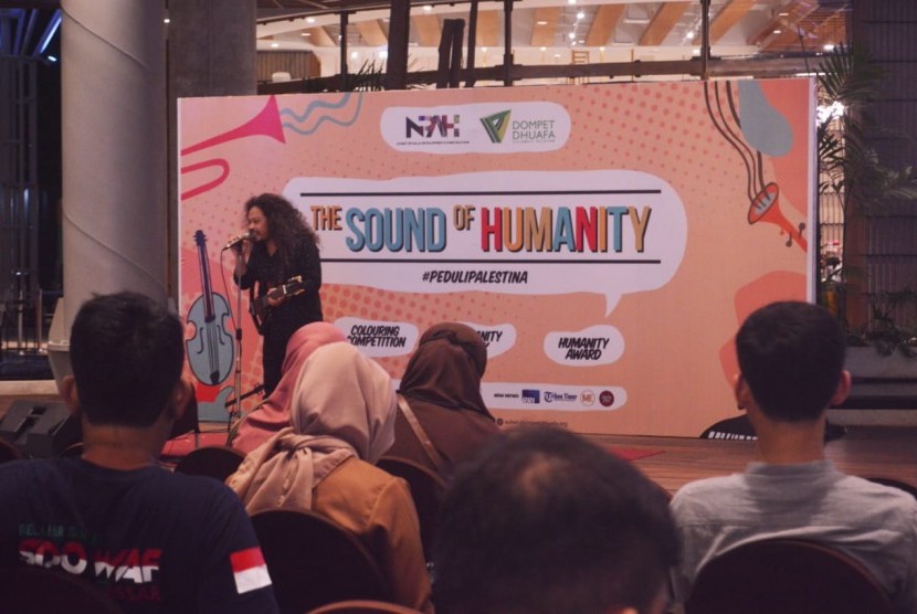 Dompet Dhuafa Cabang Sulawesi Selatan mengadakan konser cinta terhadap rakyat Palestina.