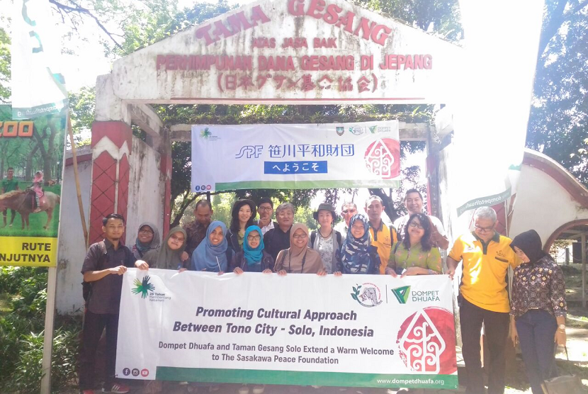 Dompet Dhuafa dan Kebun Binatang Jurug, Solo, Jawa Tengah menyambut kedatangan Sasakawa Peace Foundation (SPF) dari Jepang dalam rangka menghidupkan Taman Gesang. 