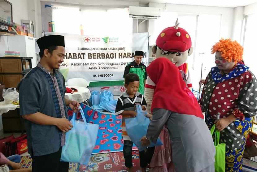 Dompet Dhuafa gelar program Sahabat Berbagi Harapan untuk meringankan beban anak-anak penderita thalasemia.