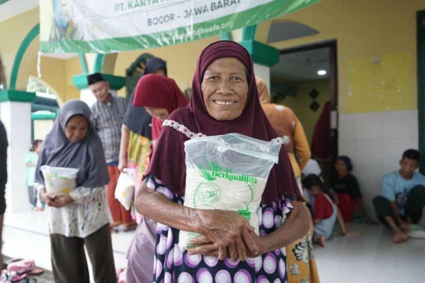 Dompet Dhuafa announced the accumulated increase in the collection of zakat, infak, alms, and waqf funds during Ramadan 1445 H by 5.17 percent.