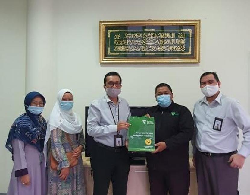 Dompet Dhuafa Waspada melakukan silaturahim ke Bank Syariah Indonesia (BSI) Kantor Cabang Medan yang berada di jalan H. Adam Malik, Rabu (9/10).