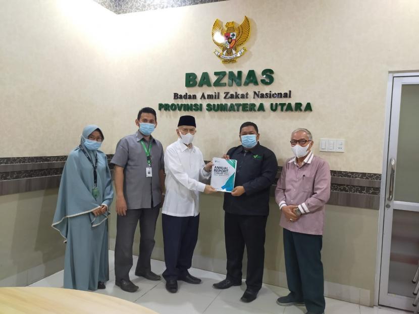 Dompet Dhuafa Waspada telah menyerahkan laporan Tahunan ke Badan Amil Zakat Nasional (Baznas) Provinsi Sumatera Utara yang berada di jalan Rumah Sakit Haji No.47, Medan Estate, Rabu (17/2).