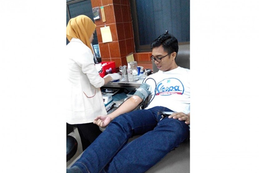 Donor darah tim CUMI Surabaya