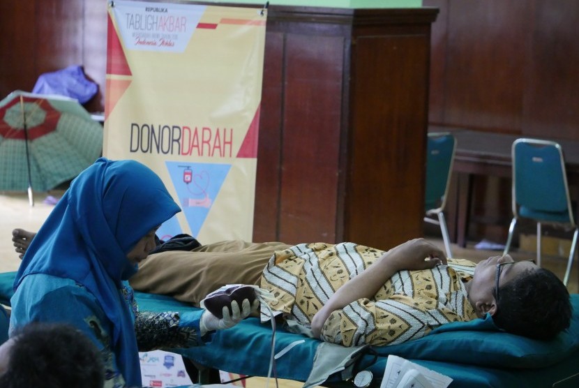 Donor darah yang menjadi salah satu rangkaian acara Tabligh Akbar Republika 2016 digelar di Masjid Syuhada Yogyakarta, Jumat (30/12).