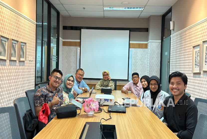 Dosen Bisnis Digital Cyber University siap jadi fasilitator ramah, pendamping aktif, dan motivator tulus bagi mahasiswa.