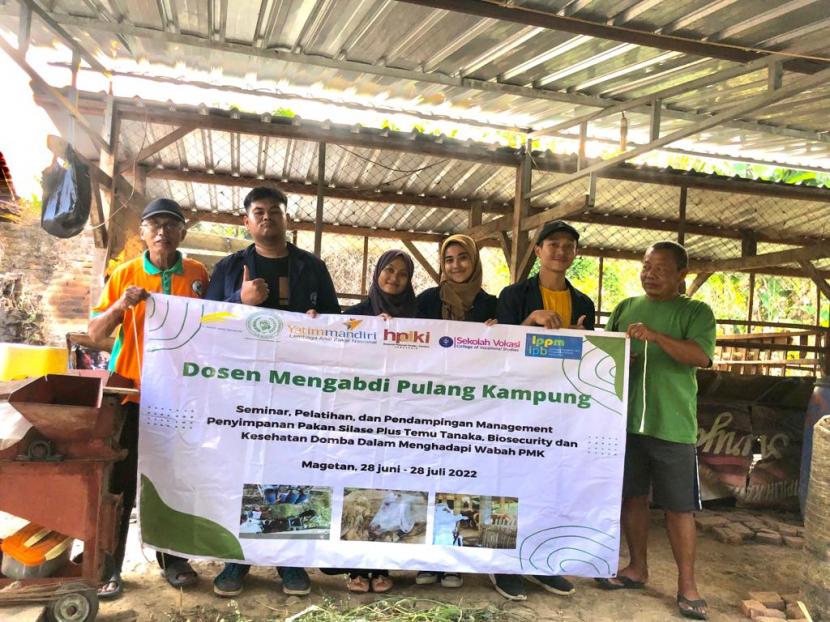 Dosen Pulang Kampung IPB Univeristy, Dr Tekad mendampingi peternak Magetan menerapkan manajemen biosecurity.