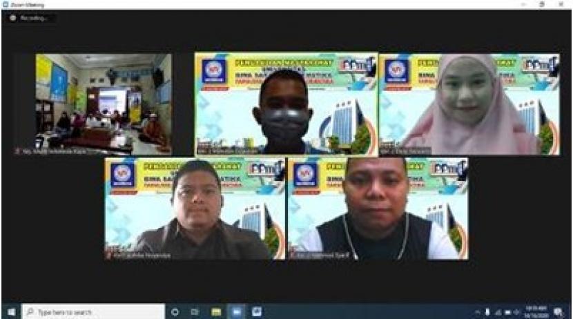 Dosen UBSI memberikan pelatihan Microsoft Office kepada para pelajar yang bergabung di Panti Asuhan Yayasan Mukti Indonesia Raya, Kabupaten Bekasi.