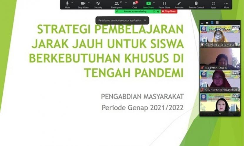Dosen Universitas BSI (Bina Sarana Informatika) sukses melakukan kegiatan pengabdian masyarakat. Mengusung tema strategi pembelajaran jarak jauh untuk siswa berkebutuhan khusus di tengah pandemi, kegiatan ini ditujukan untuk para pendidik di MTS Al-Muhajirin, Kabupaten Bogor, pada Sabtu (5/3/2022). 