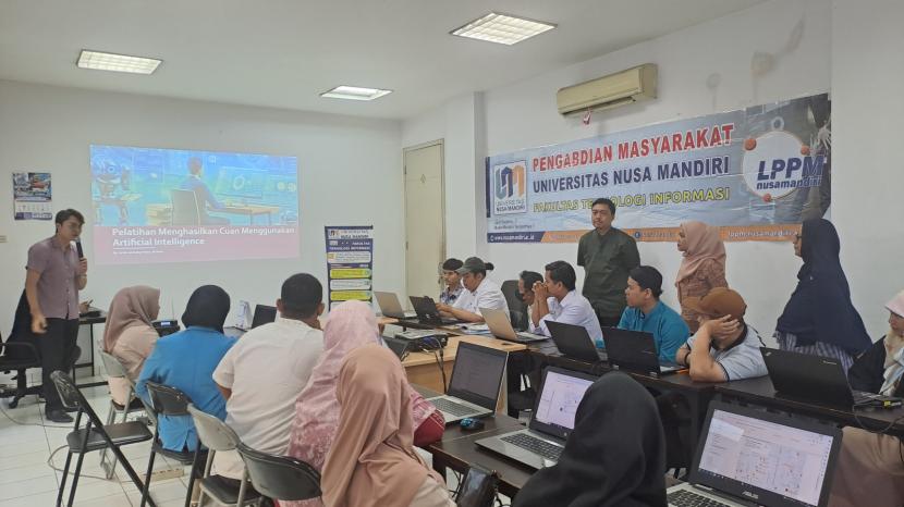 Dosen Universitas Nusa Mandiri (UNM) menggelar pelatihan menghasilkan cuan menggunakan artificial intelligence untuk pengurus Jaringan Pemuda Remaja Masjid Indonesia (JPRMI).