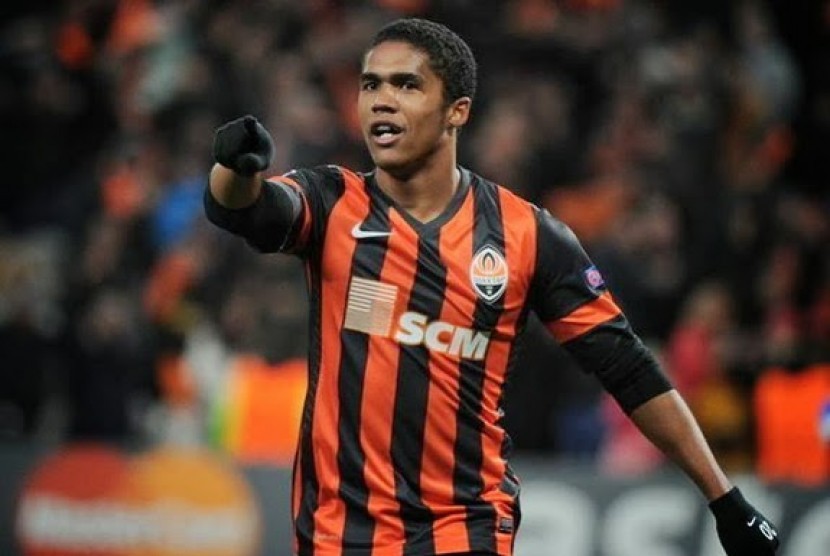 Douglas Costa