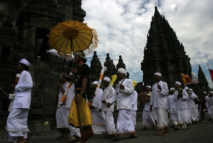 Dozens Hindus celebrate Seclusion Day or Nyepi in Yogyakarta, in March. Indonesia celebrates religious festivals for Muslims, Christians, Catholics, Budhists, Hindus, and Taoists.    