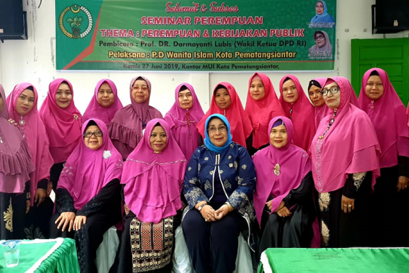 DPD gelar seminar bertajuk Perempuan dan Kebijakan Publik, yang digelar Pengurus Daerah Wanita Islam Kota Pematangsiantar di Gedung Majelis Ulama Indonesia (MUI), Jalan Kartini, Kamis (27/6).
