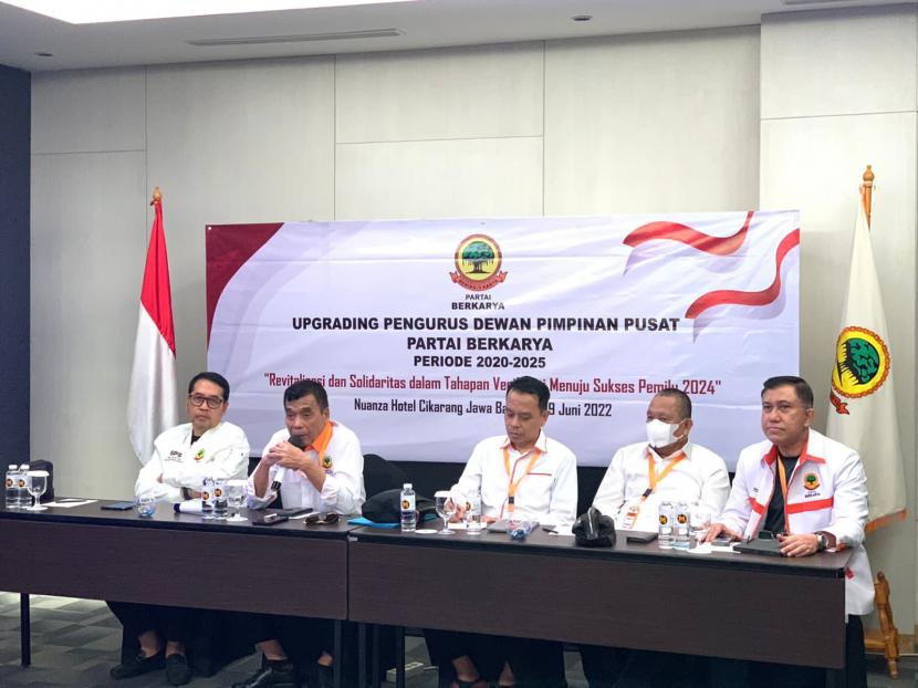 DPP Partai Berkarya kubu Muchdi Purwopranjono menggelar upgrading pengurus DPP di Hotel Nuanza, Kabupaten Karawang, Jawa Barat pada 17-19 Juni 2022. 