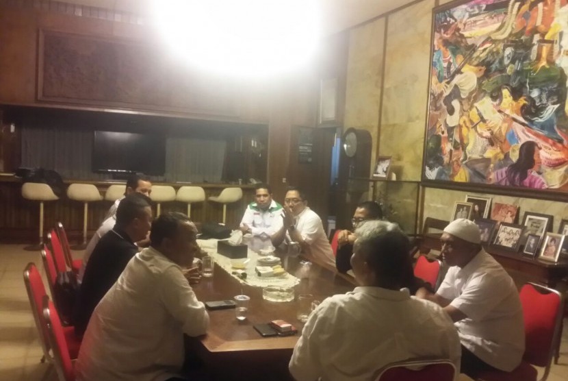 DPW Partai Persatuan Pembangunan (PPP) DKI kubu Lulung Abraham Lunggana konsolidasi dengan relawan Anies-Sandi.