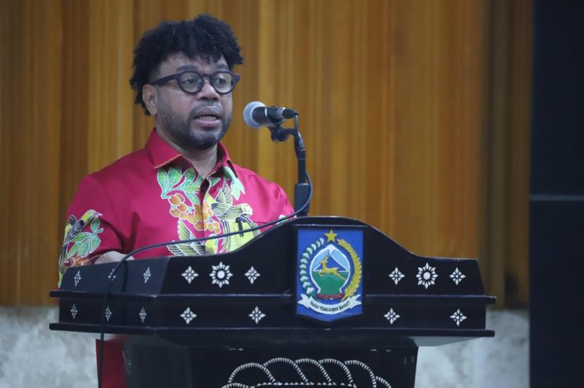 Senator Papua Barat Dr Filep Wamafma mempertanyakan deklarasi pimpinan DPD