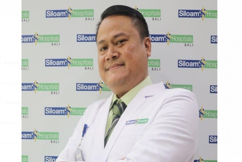 dr. I Gusti Ngurah Twi Adnyana, Sp.A., pada Webinar Kesehatan bertajuk Mengatasi Demam Pada Anak Di Era Pandemi Covid-19, Rabu, (12/8)  yang digelar manajemen Siloam Hospitals Denpasar.