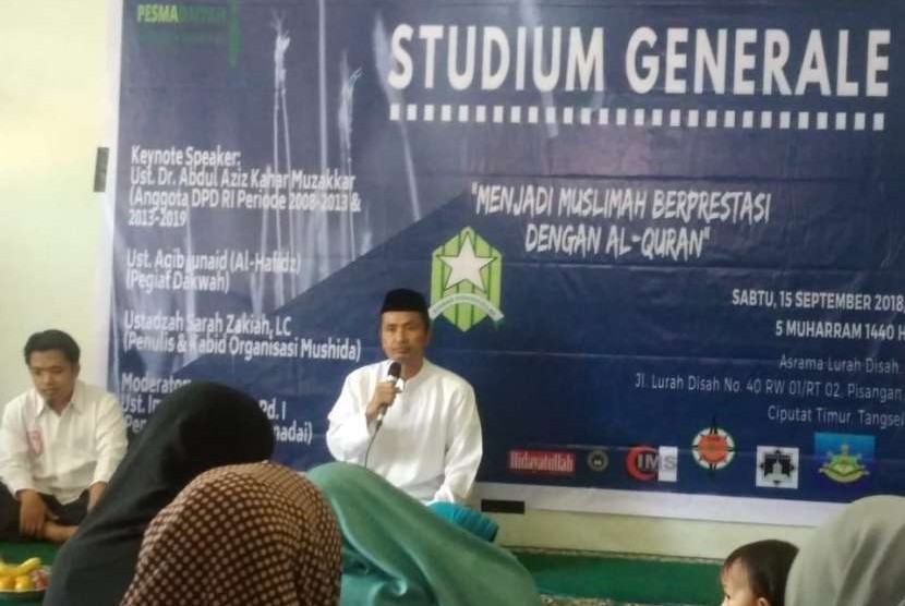 Dr  Ir  Abdul Aziz Qahhar Muzakkar saat menjadi keynote speaker dalam Studium General Pesmadai Putri Syabab Hidayatullah di Ciputat.