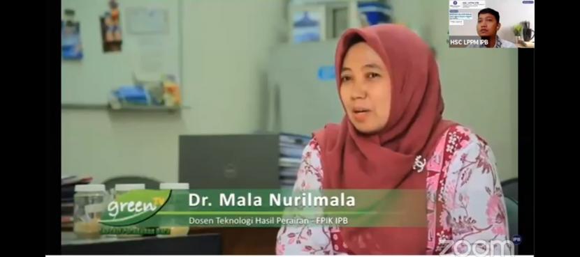 Dr Mala Nurilmala, dosen IPB University, bicara tentang gelaatin ikan  dalam sebuah diskusi yang digelar Halal Science Center, Jumat (28/8).