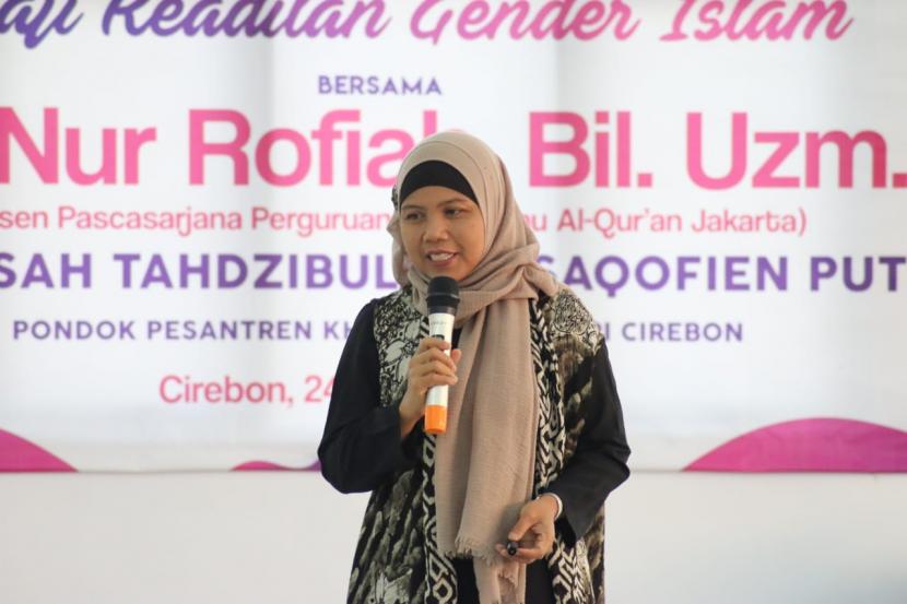 Dr Nur Rofiah