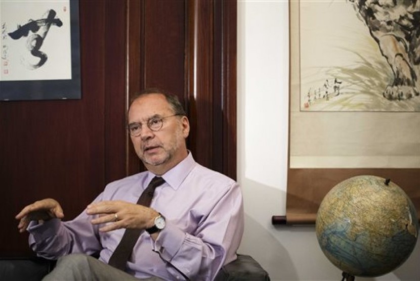 Dr. Peter Piot, director of the London School of Hygiene and Tropical Medicine, UK. (file)