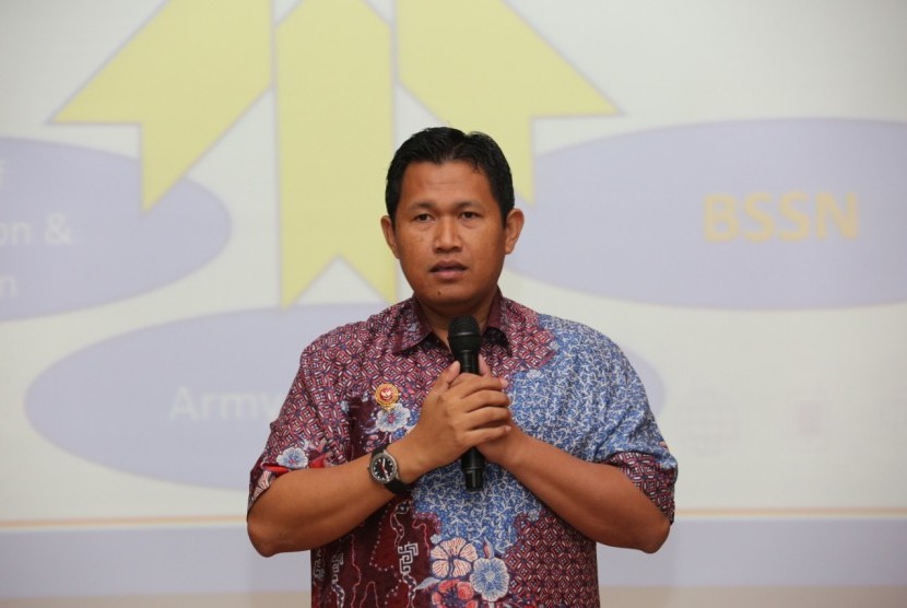 Dr. Pratama Persadha