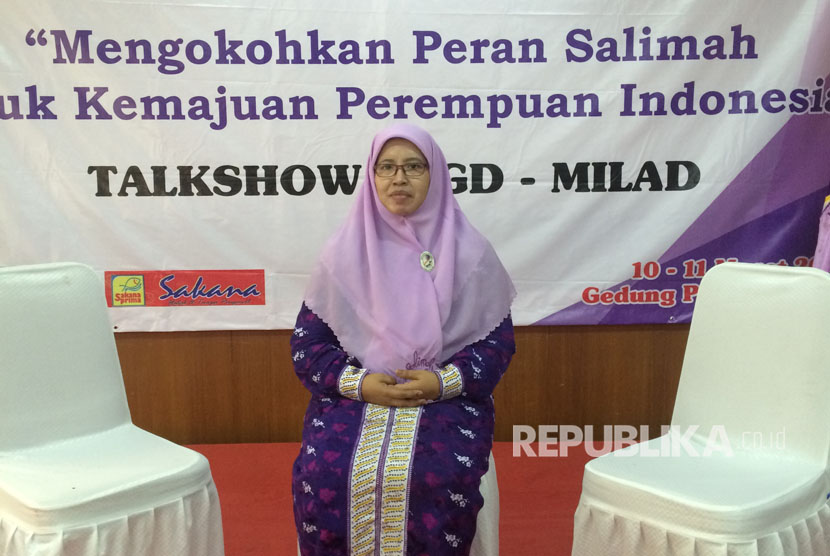 Dra Hj.Siti Faizah Ketua Umum PP Salimah 2015-2020