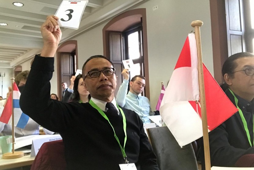 Dradjad Wibowo saat voting pemilihan anggota dewan Programme for the Endorsement of Forest Certification (PEFC).