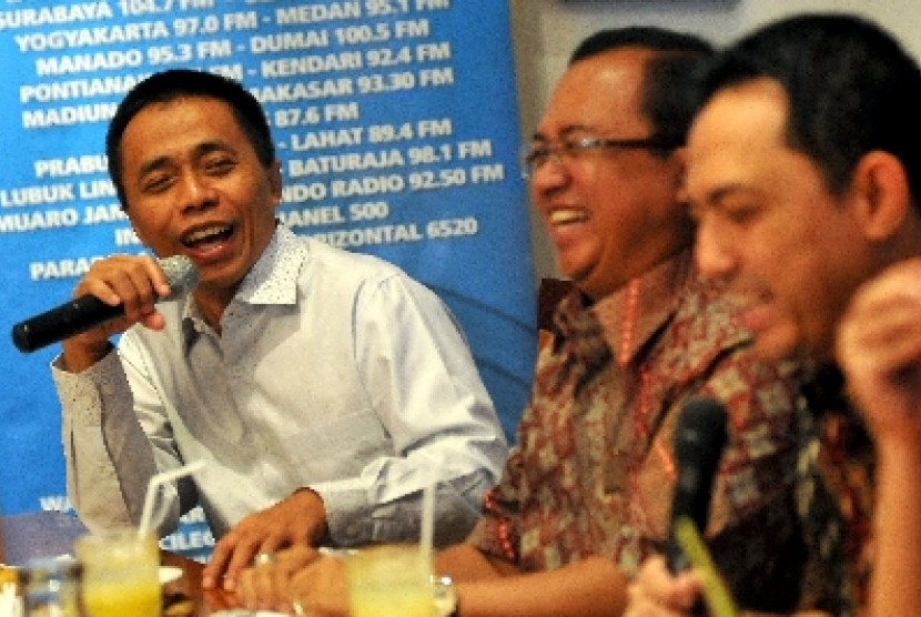 Drajad Wibowo (kiri) dan Priyo Budi Santoso (dua dari kiri) 