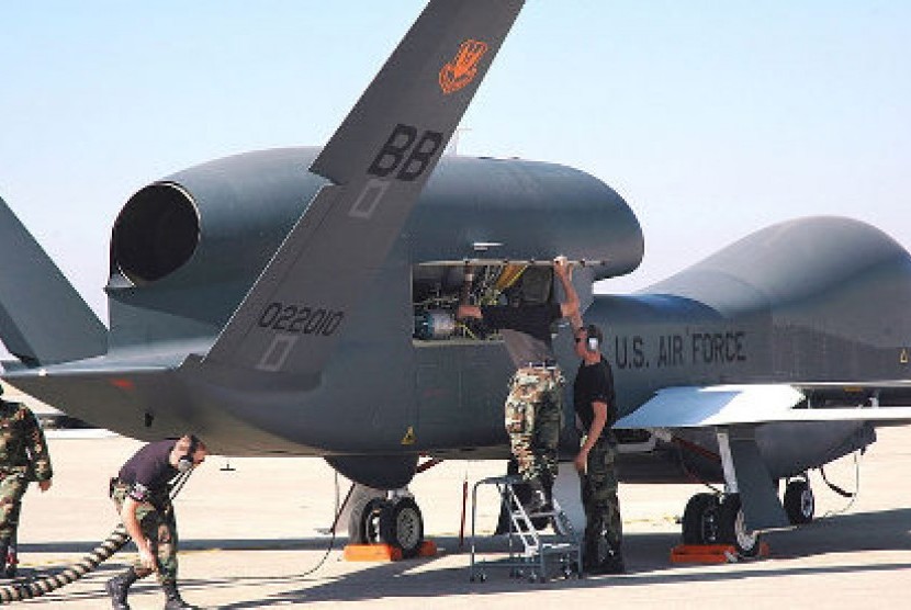 Drone Global Hawk buatan Northrop Grumman Corp, Amerika Serikat. AS memberikan notifikasi ke Kongres mengenai rencana penjualan 18 drone ke UEA. Ilustrasi.