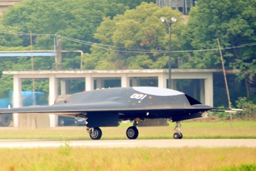 Drone tempur Cina pesaing X-47 dan nEUROn