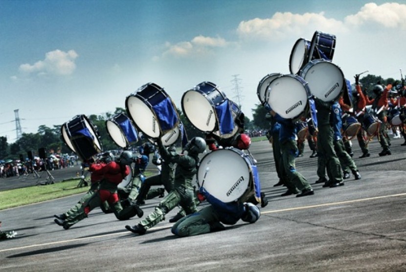 Drumband Akademi Angkatan Udara (AAU) 