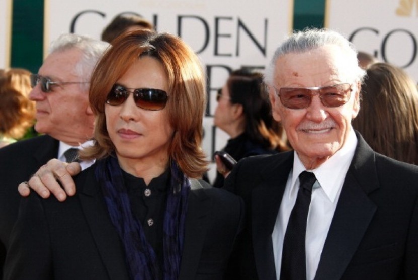 Drummer x-japan Yoshiki Hayashi dengan kreator komik Stan Lee